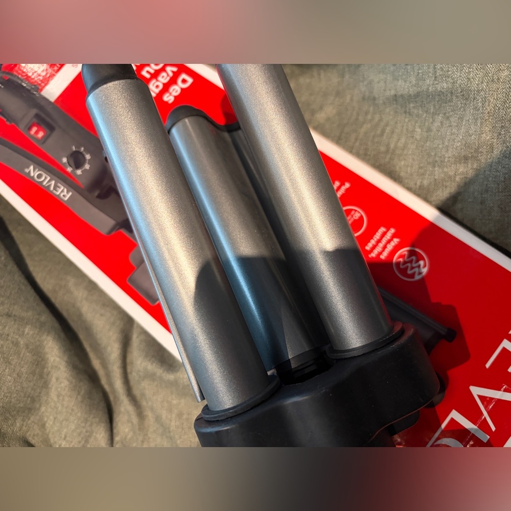 REVLON WAVER - Picture 3 of 4
